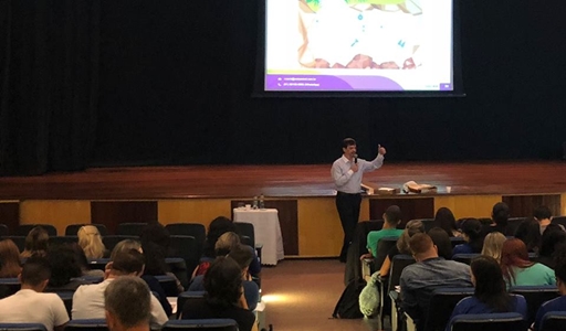 Competências Socioemocionais para Educadores no Colégio Madre Carmen Sallés